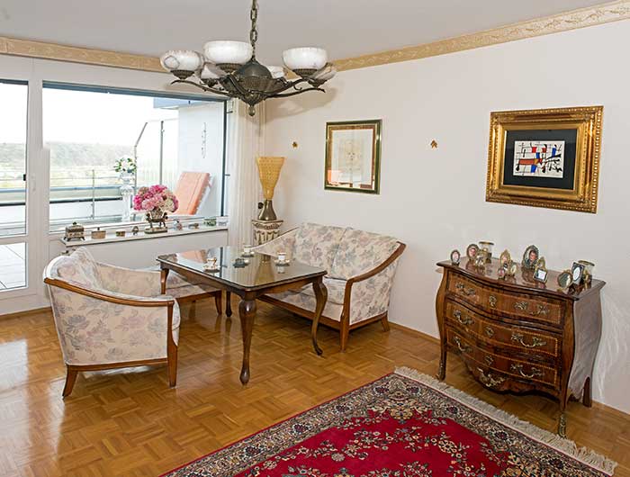 Wohnbereich einer Beispielwohnung im Altkönig-Stift